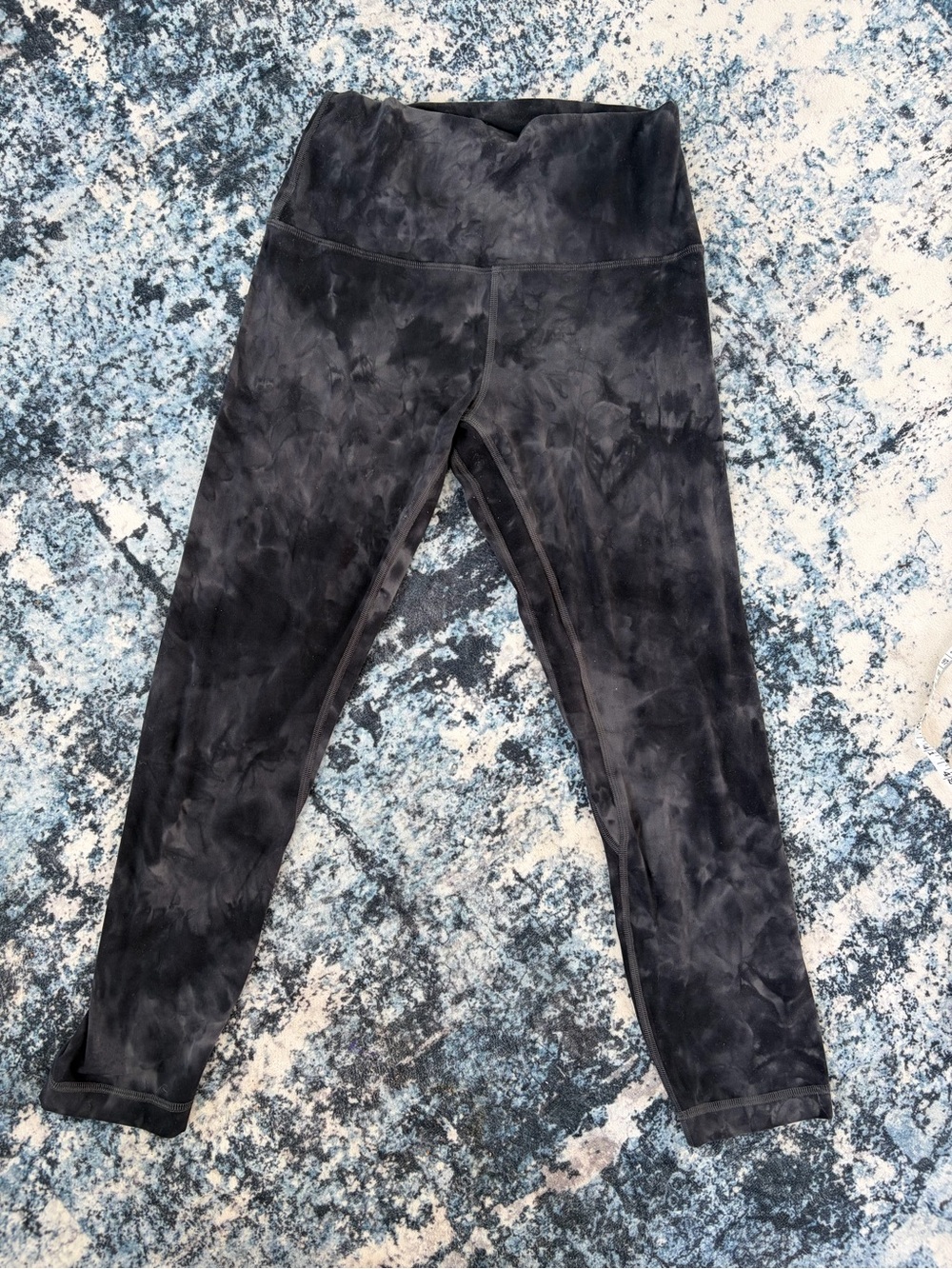Lululemon Size 6 crop statement leggings